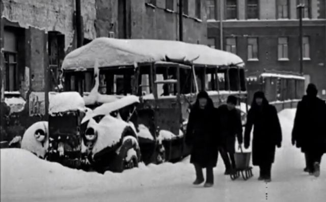 77 лет назад была полностью снята блокада Ленинграда - фото 1