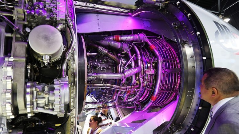 «Страна-бензоколонка», Россия создала двигатель, который ввел в ступор Аirbus и Boeing - фото 1