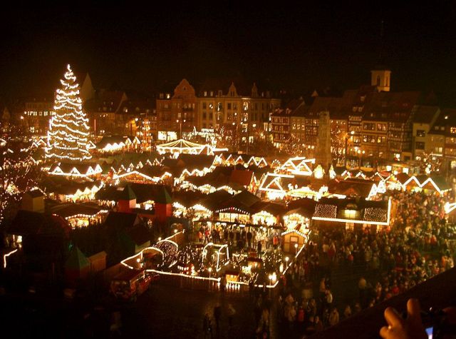 Европейские города готовятся к Рождеству - фото 2